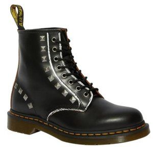 NIB Dr. Martens 1460 Stud Lace-Up Boot